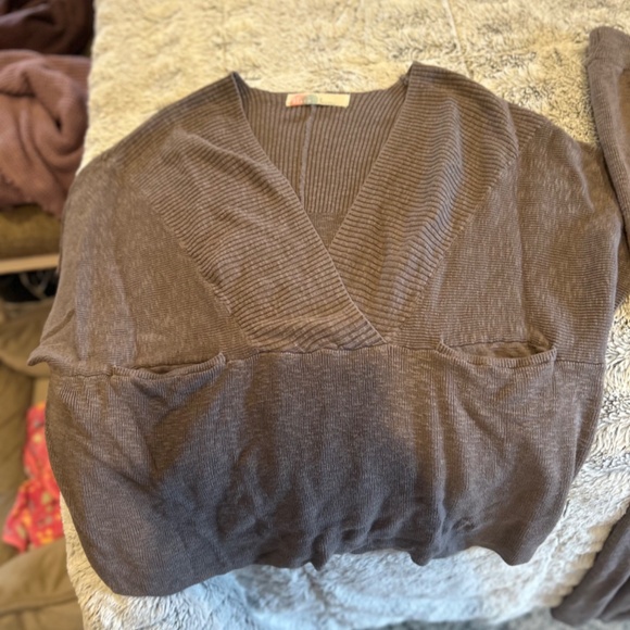 Great Condition Gray  Free People Beach 2 Piece Knit Set Size L - Picture 4 of 5